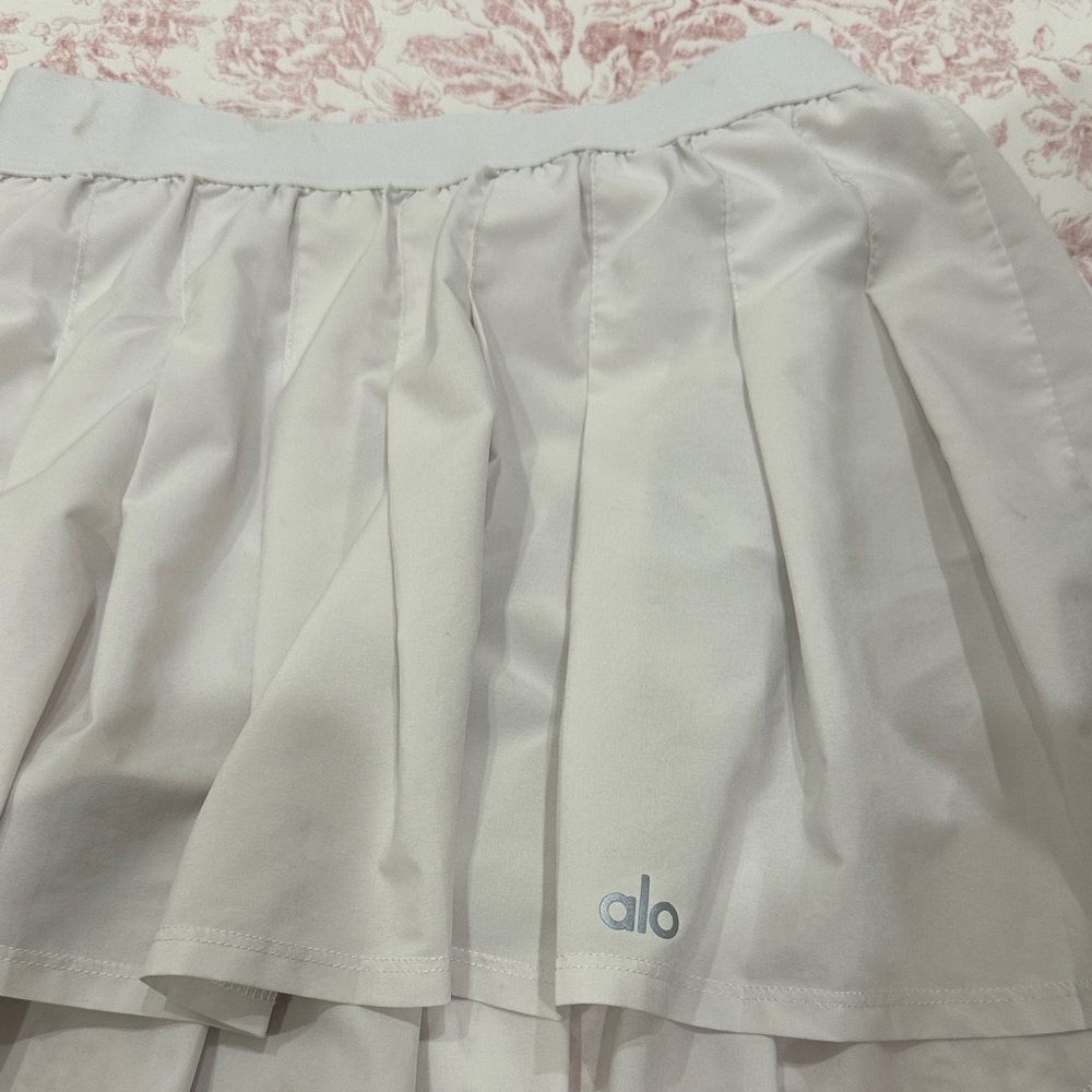 ALO Yoga Pleated White Mini Skirt